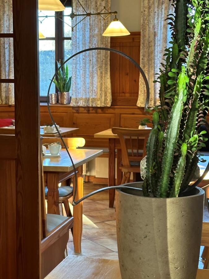 盖斯汀豪斯维根酒店 伊普霍芬 外观 照片